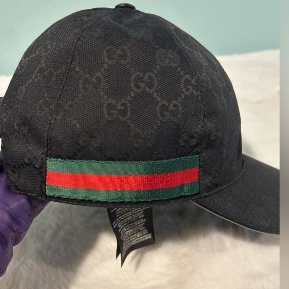 Gucci Black Monogram Cap with Red and Green Accents - Picture 3 of 10